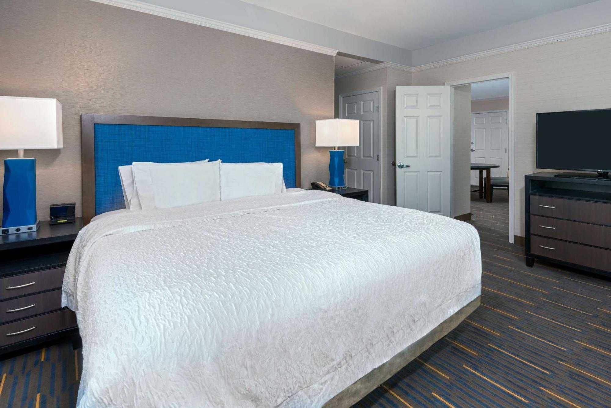 Hampton & Buffalo/downtown 3*