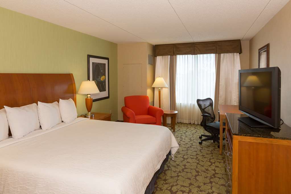 Hampton & Buffalo/downtown Hotel